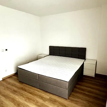2-room With Terrace & Parking Regensburg